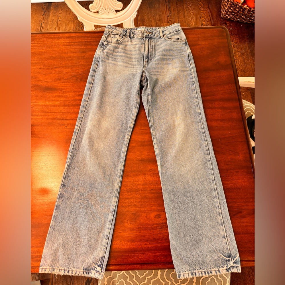 Rarely worn! Garage classic Light Wash Women's Straight-Leg Jeans